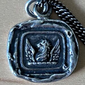 Pyrrha necklace (lion with wings)